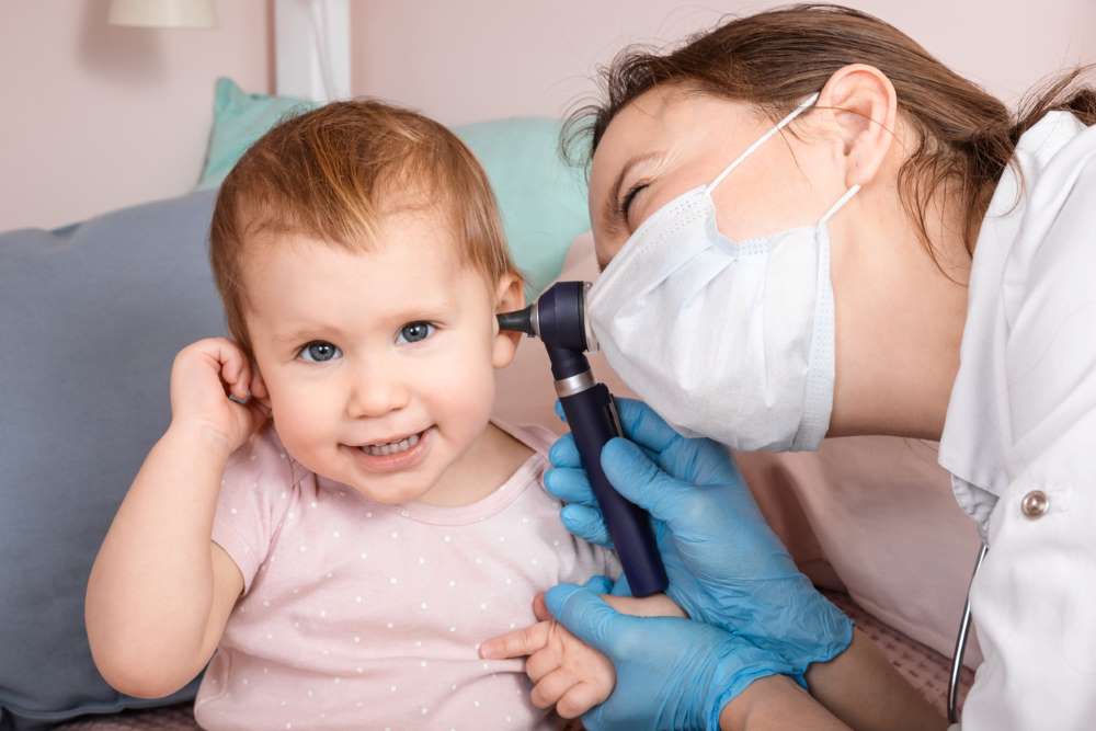 here-s-why-you-should-never-ignore-an-ear-infection-kids-in-the-house